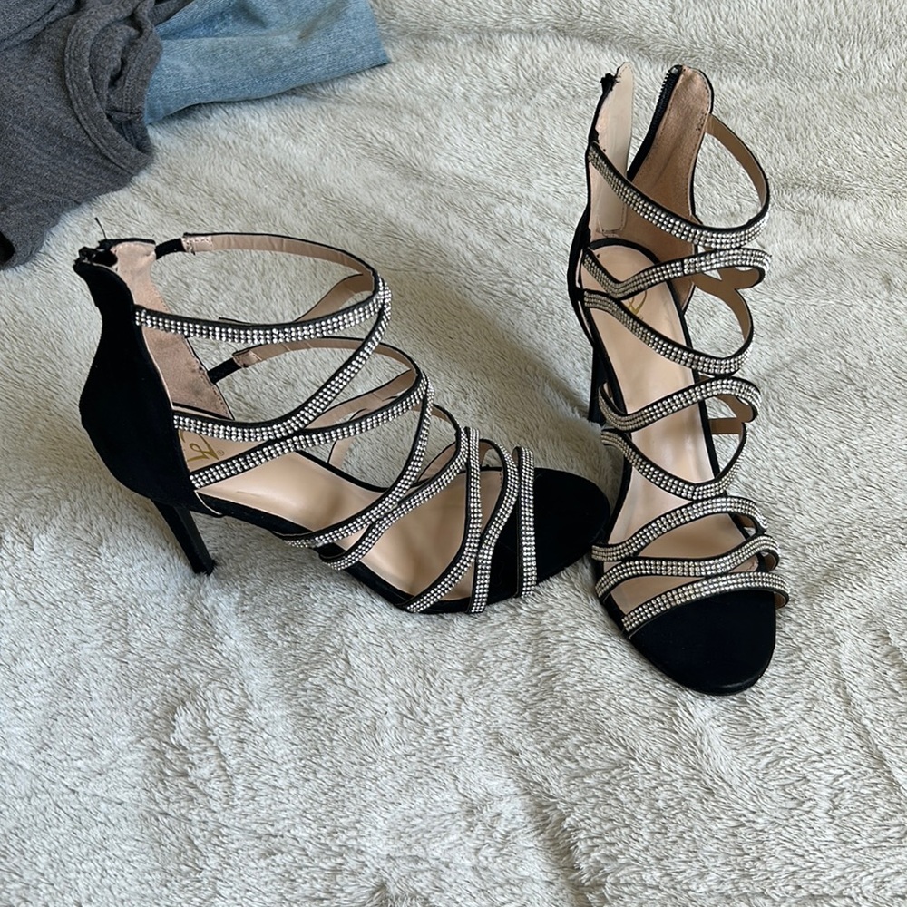 Women’s black heels